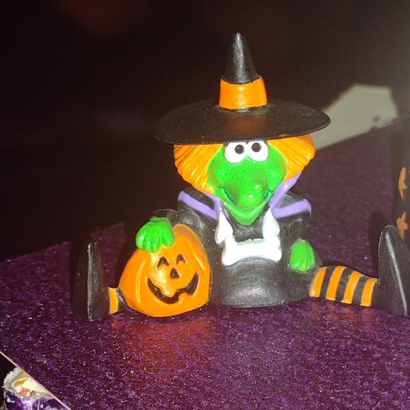 Hallmark 1986 Sitting Witch Rare Vintage - Picture 3 of 4